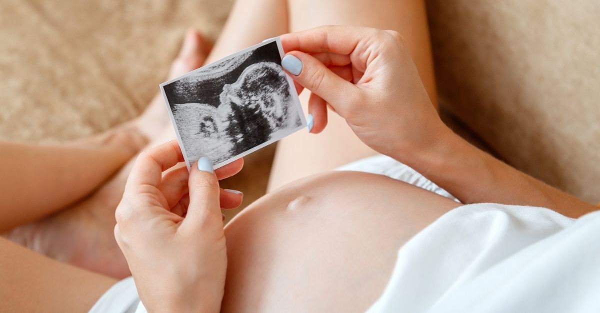 Mẹ bầu uống nước sâm có thể khiến thai nhi bị dị tật