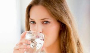 Nước muối sinh lý có uống được không